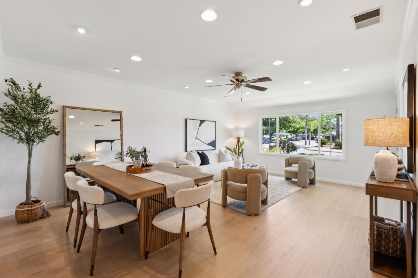 Detail Gallery Image 9 of 48 For 1243 Dorchester Ln, San Jose,  CA 95118 - 3 Beds | 2 Baths