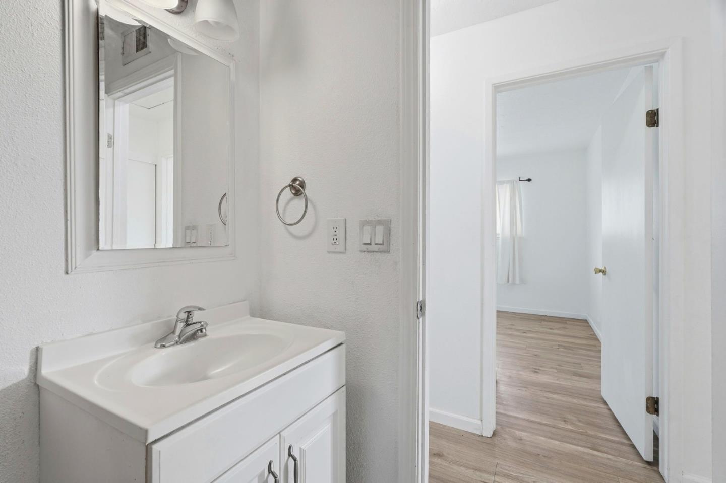 Detail Gallery Image 14 of 26 For 2325 Huran Dr, San Jose,  CA 95122 - 4 Beds | 1/1 Baths