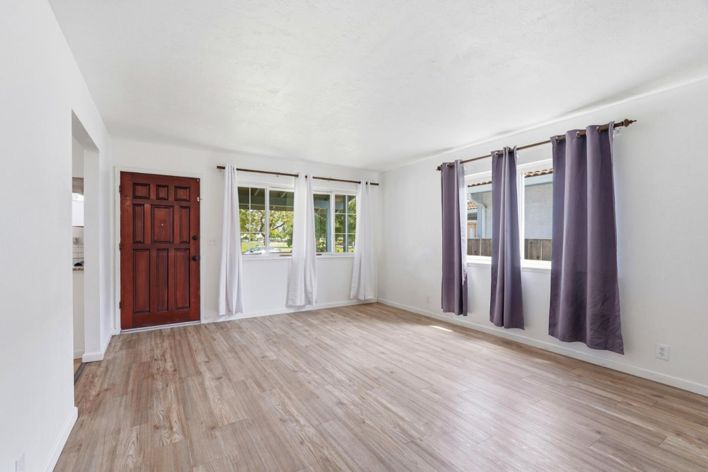 Detail Gallery Image 2 of 26 For 2325 Huran Dr, San Jose,  CA 95122 - 4 Beds | 1/1 Baths