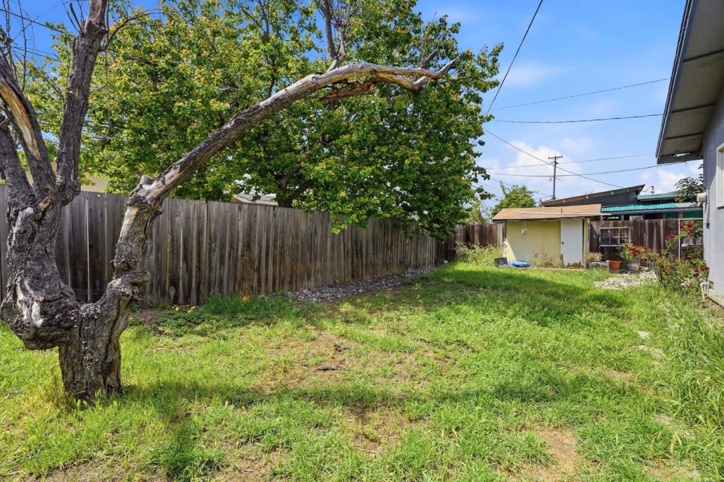 Detail Gallery Image 21 of 26 For 2325 Huran Dr, San Jose,  CA 95122 - 4 Beds | 1/1 Baths