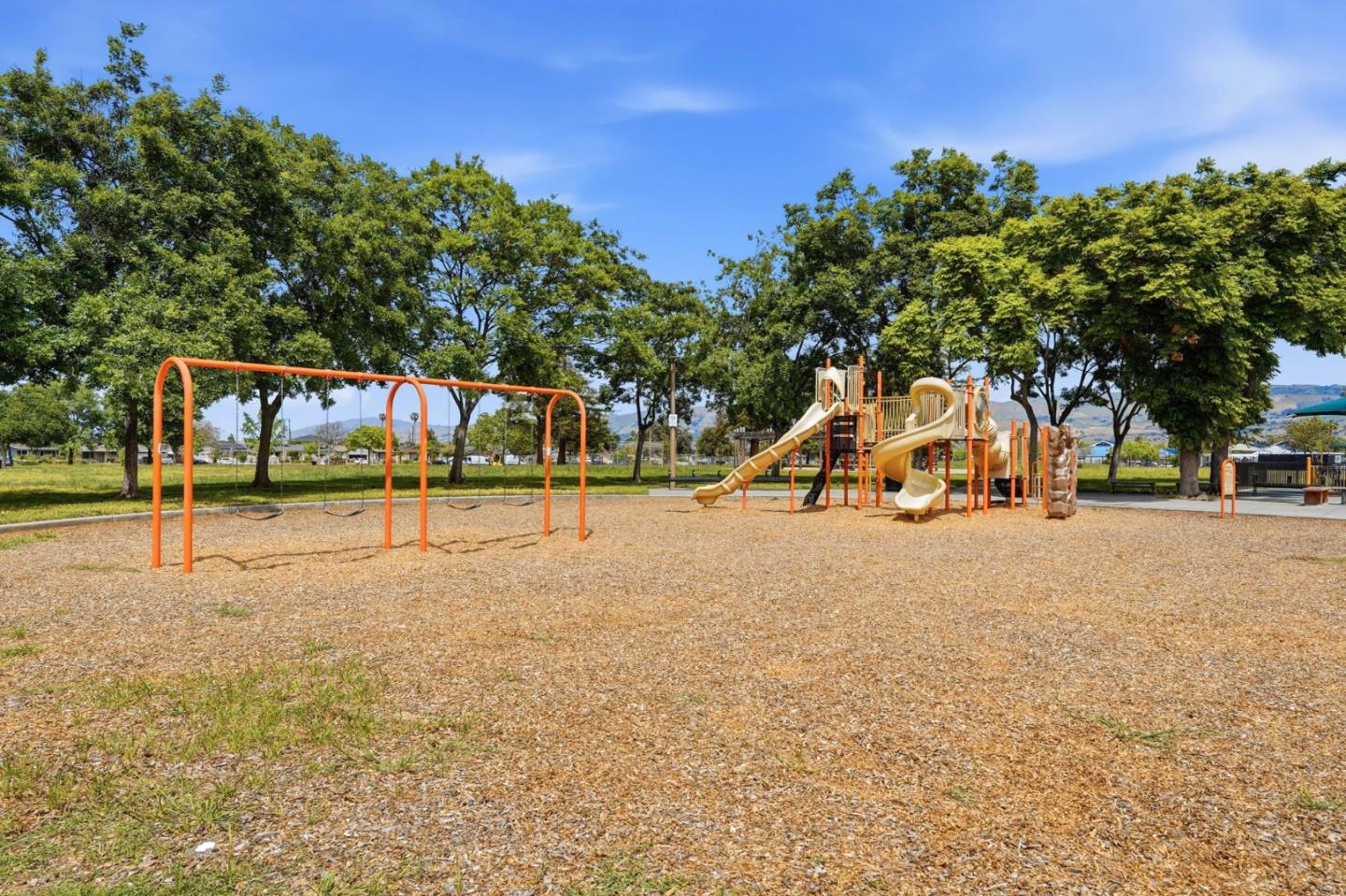 Detail Gallery Image 24 of 26 For 2325 Huran Dr, San Jose,  CA 95122 - 4 Beds | 1/1 Baths