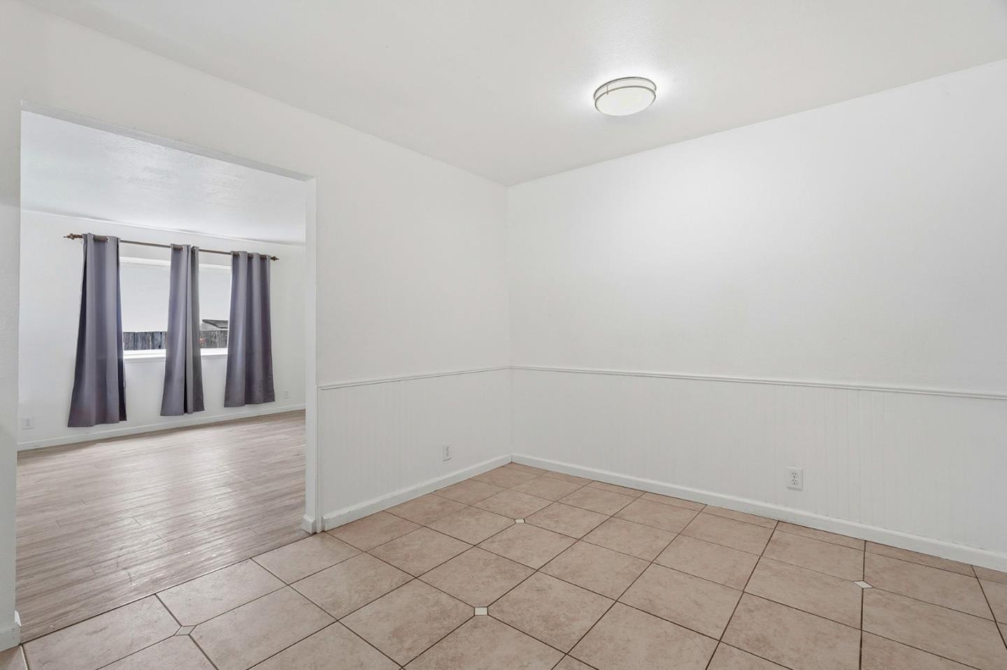 Detail Gallery Image 4 of 26 For 2325 Huran Dr, San Jose,  CA 95122 - 4 Beds | 1/1 Baths