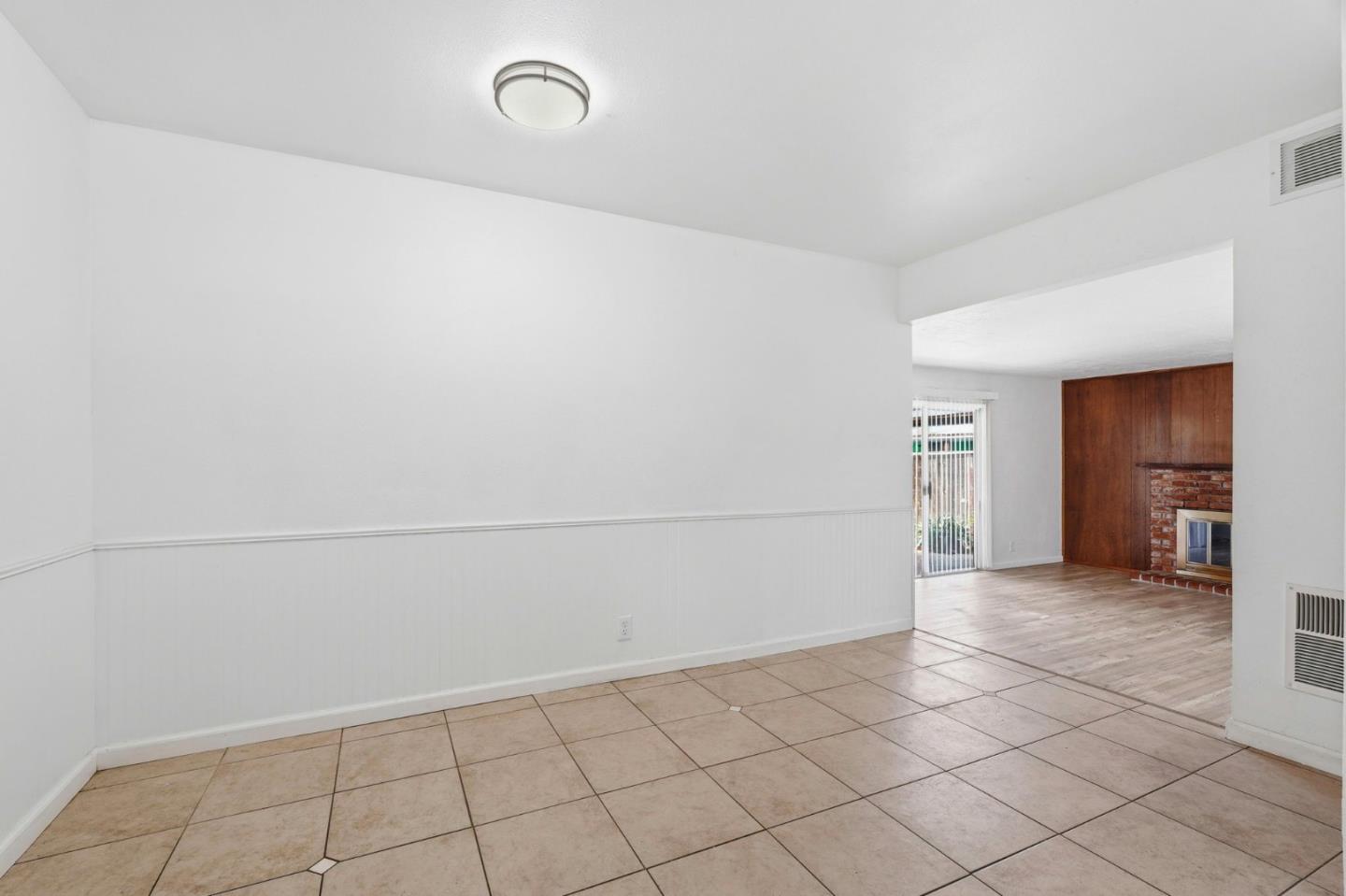 Detail Gallery Image 5 of 26 For 2325 Huran Dr, San Jose,  CA 95122 - 4 Beds | 1/1 Baths