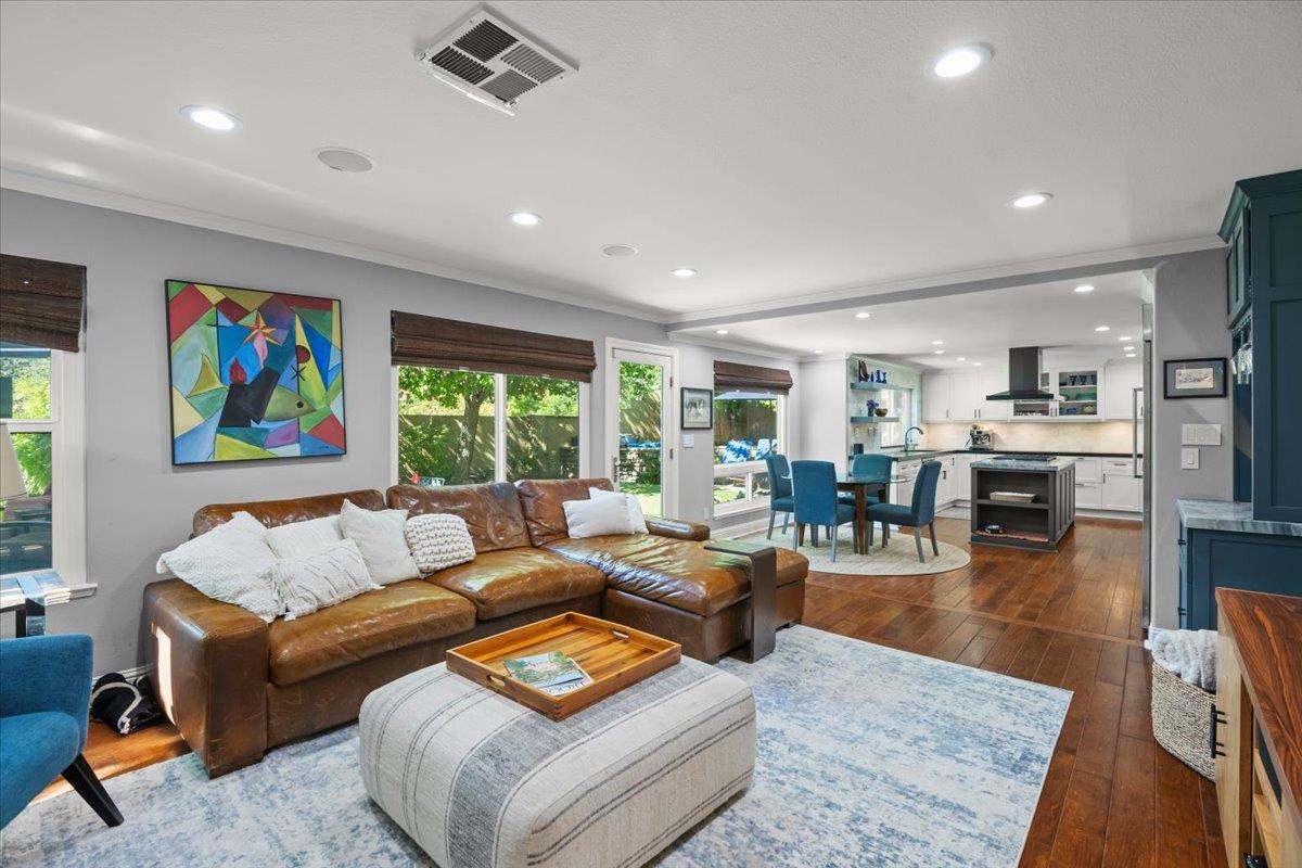 Detail Gallery Image 12 of 42 For 5165 Apennines Cir, San Jose,  CA 95138 - 4 Beds | 3 Baths