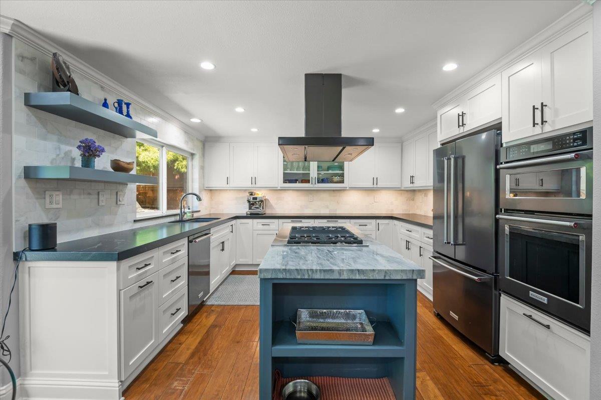 Detail Gallery Image 14 of 42 For 5165 Apennines Cir, San Jose,  CA 95138 - 4 Beds | 3 Baths