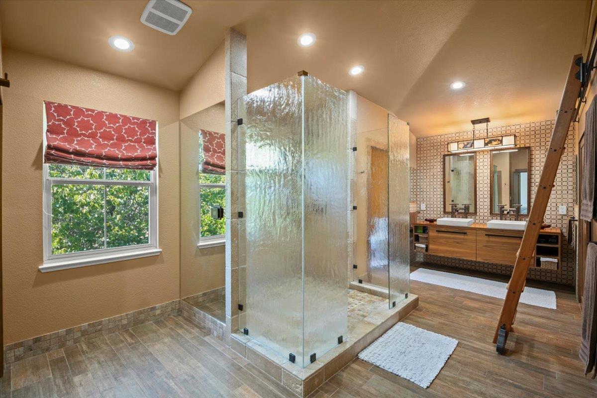 Detail Gallery Image 23 of 42 For 5165 Apennines Cir, San Jose,  CA 95138 - 4 Beds | 3 Baths