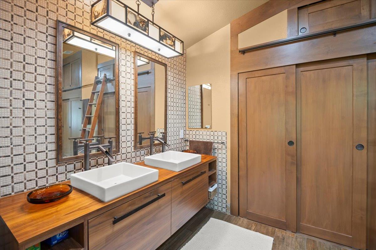 Detail Gallery Image 25 of 42 For 5165 Apennines Cir, San Jose,  CA 95138 - 4 Beds | 3 Baths