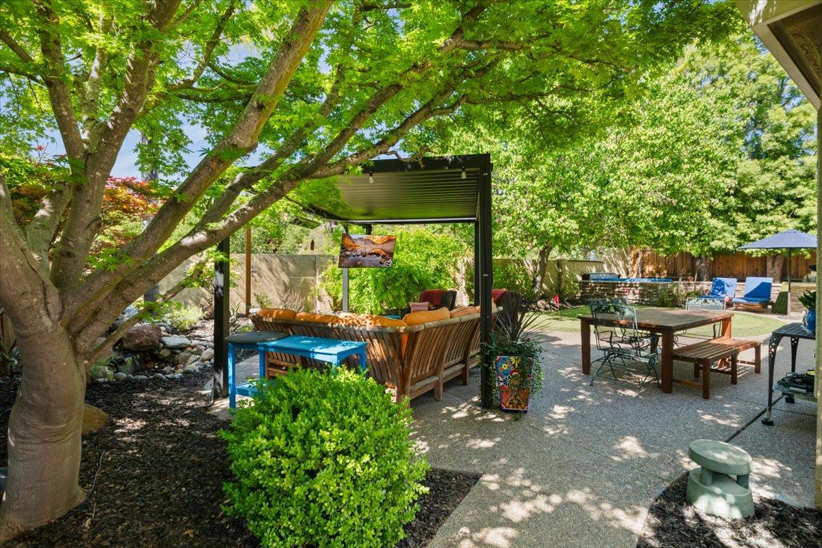 Detail Gallery Image 30 of 42 For 5165 Apennines Cir, San Jose,  CA 95138 - 4 Beds | 3 Baths