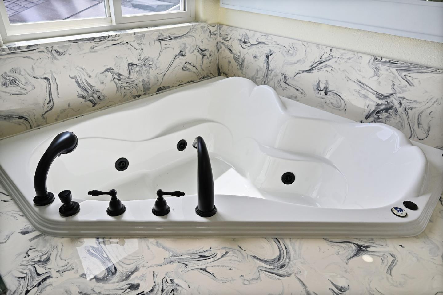 Detail Gallery Image 13 of 53 For 35883 Vinewood St, Newark,  CA 94560 - 3 Beds | 3 Baths