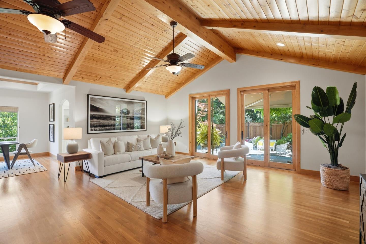 Detail Gallery Image 10 of 72 For 17660 Vineland Ave, Monte Sereno,  CA 95030 - 4 Beds | 3/1 Baths