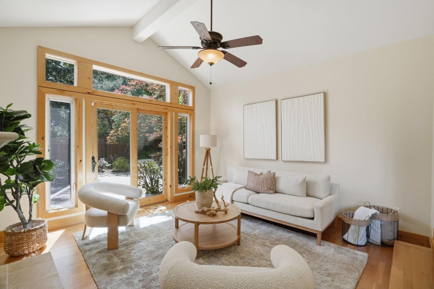 Detail Gallery Image 13 of 72 For 17660 Vineland Ave, Monte Sereno,  CA 95030 - 4 Beds | 3/1 Baths