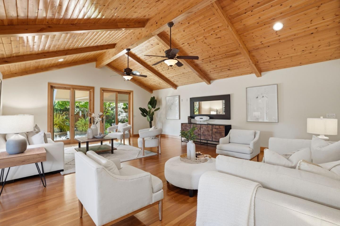 Detail Gallery Image 9 of 72 For 17660 Vineland Ave, Monte Sereno,  CA 95030 - 4 Beds | 3/1 Baths