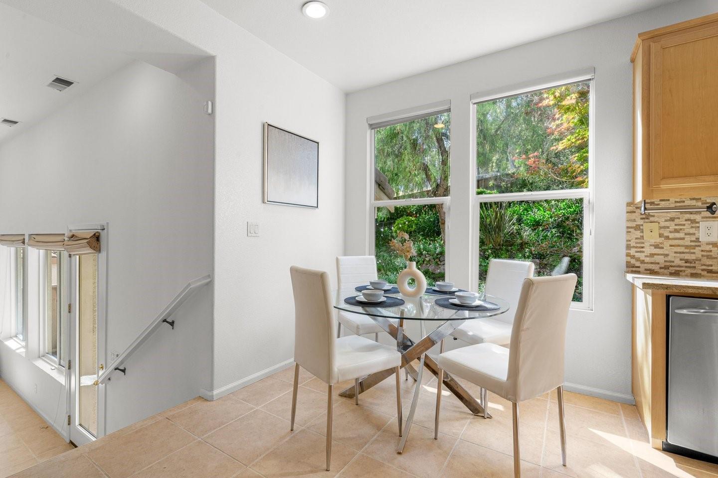 Detail Gallery Image 13 of 42 For 886 Canoas Creek Cir, San Jose,  CA 95136 - 3 Beds | 2/1 Baths