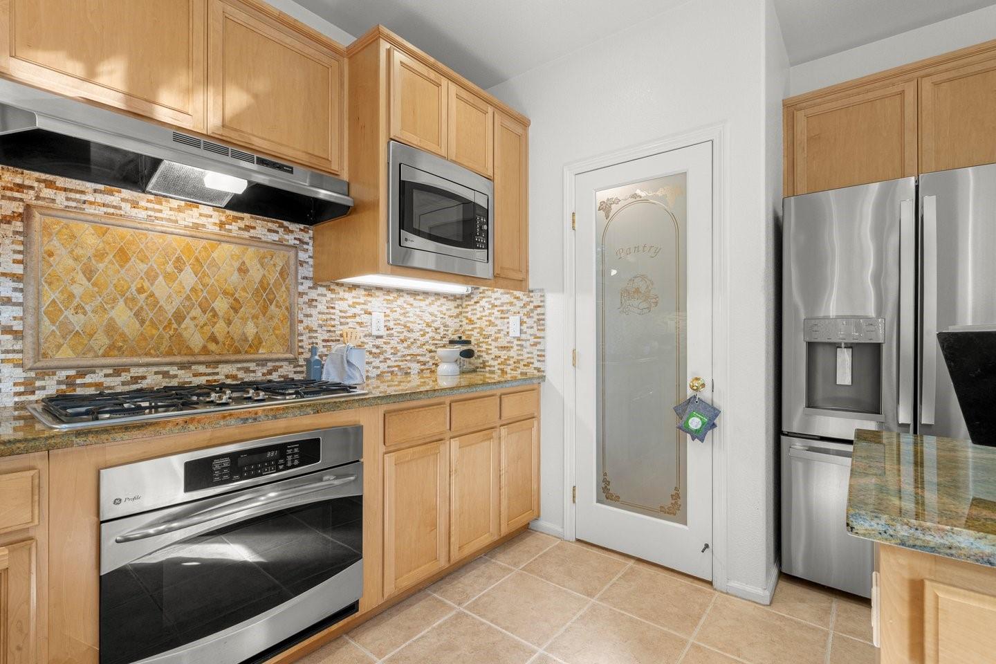 Detail Gallery Image 15 of 42 For 886 Canoas Creek Cir, San Jose,  CA 95136 - 3 Beds | 2/1 Baths