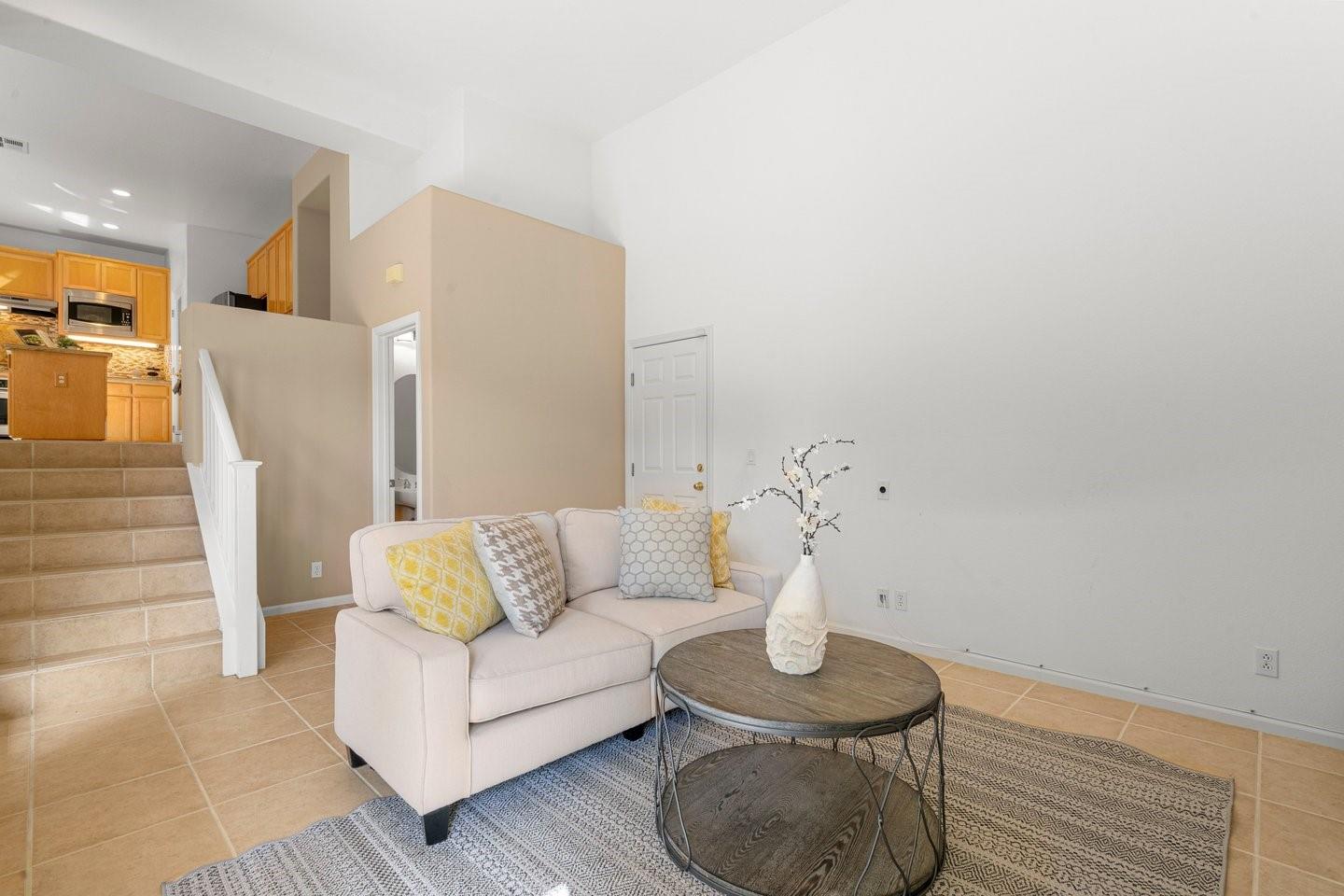 Detail Gallery Image 19 of 42 For 886 Canoas Creek Cir, San Jose,  CA 95136 - 3 Beds | 2/1 Baths