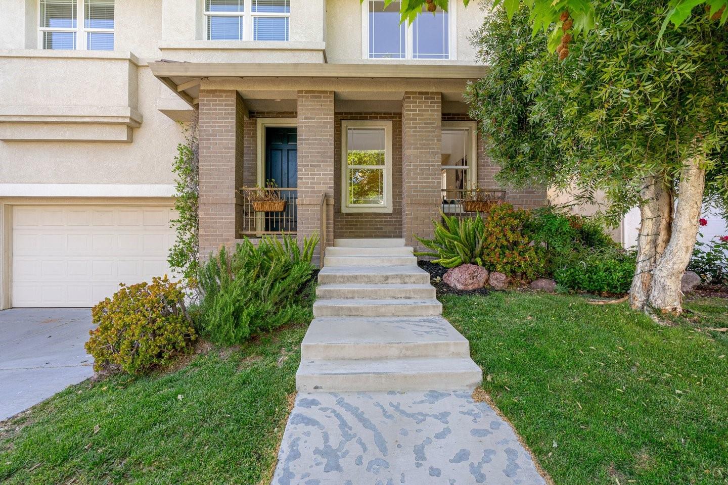 Detail Gallery Image 3 of 42 For 886 Canoas Creek Cir, San Jose,  CA 95136 - 3 Beds | 2/1 Baths