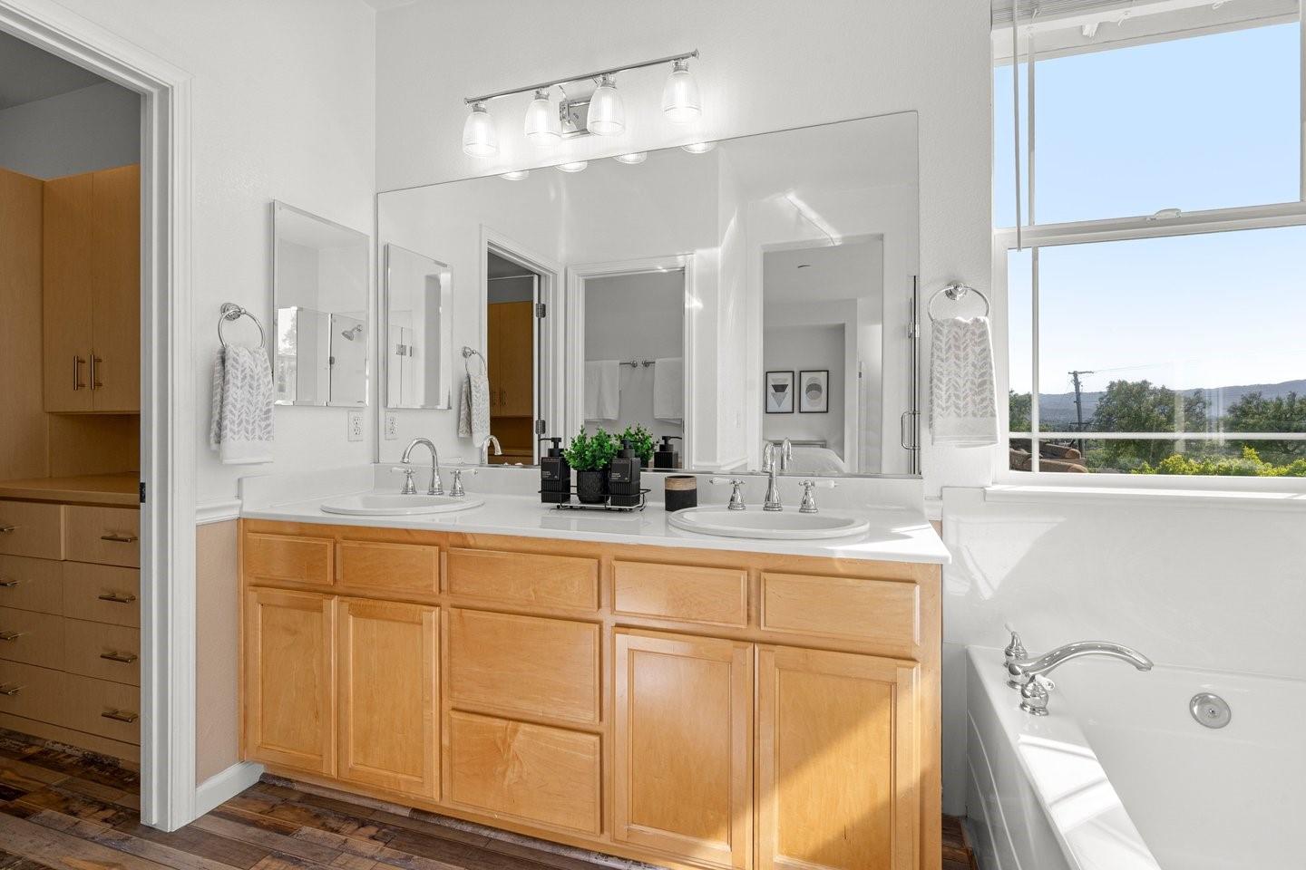 Detail Gallery Image 36 of 42 For 886 Canoas Creek Cir, San Jose,  CA 95136 - 3 Beds | 2/1 Baths