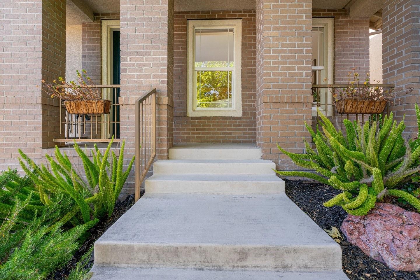 Detail Gallery Image 4 of 42 For 886 Canoas Creek Cir, San Jose,  CA 95136 - 3 Beds | 2/1 Baths