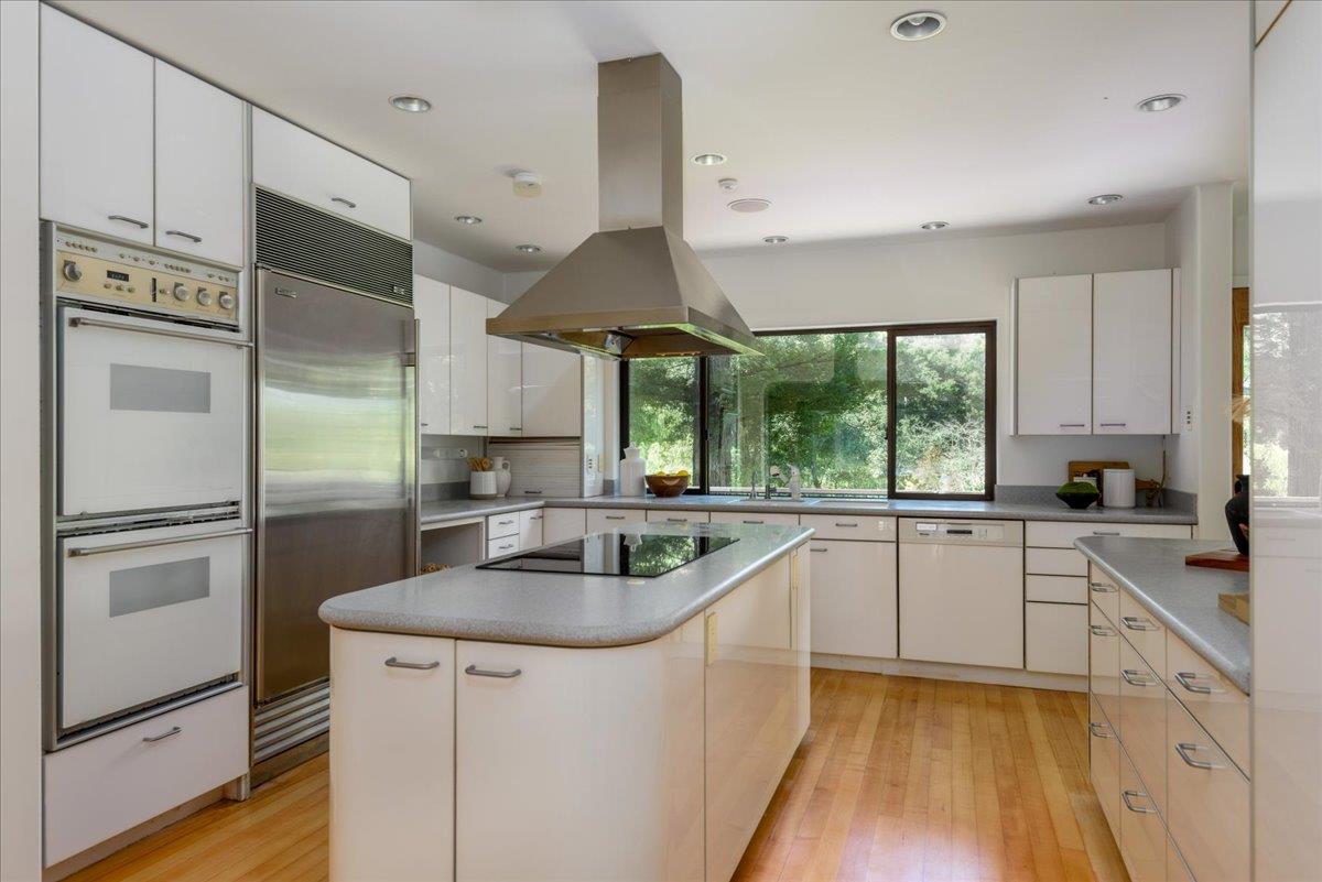 Detail Gallery Image 10 of 58 For 90 Hayfields Rd, Portola Valley,  CA 94028 - 6 Beds | 3/1 Baths