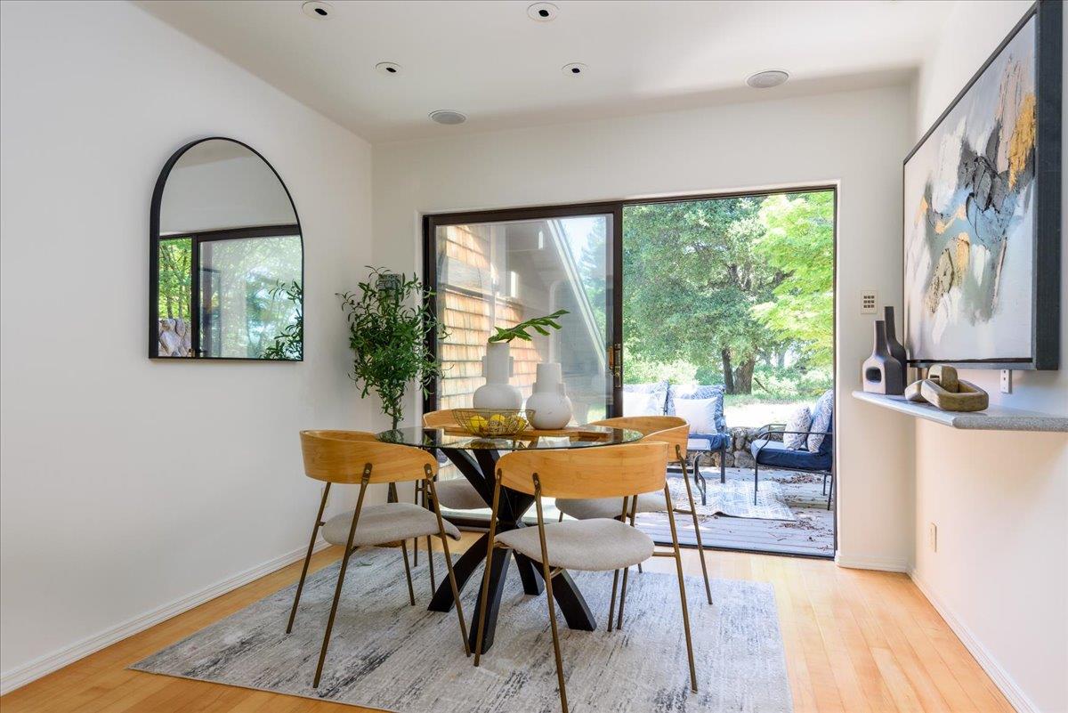 Detail Gallery Image 14 of 58 For 90 Hayfields Rd, Portola Valley,  CA 94028 - 6 Beds | 3/1 Baths