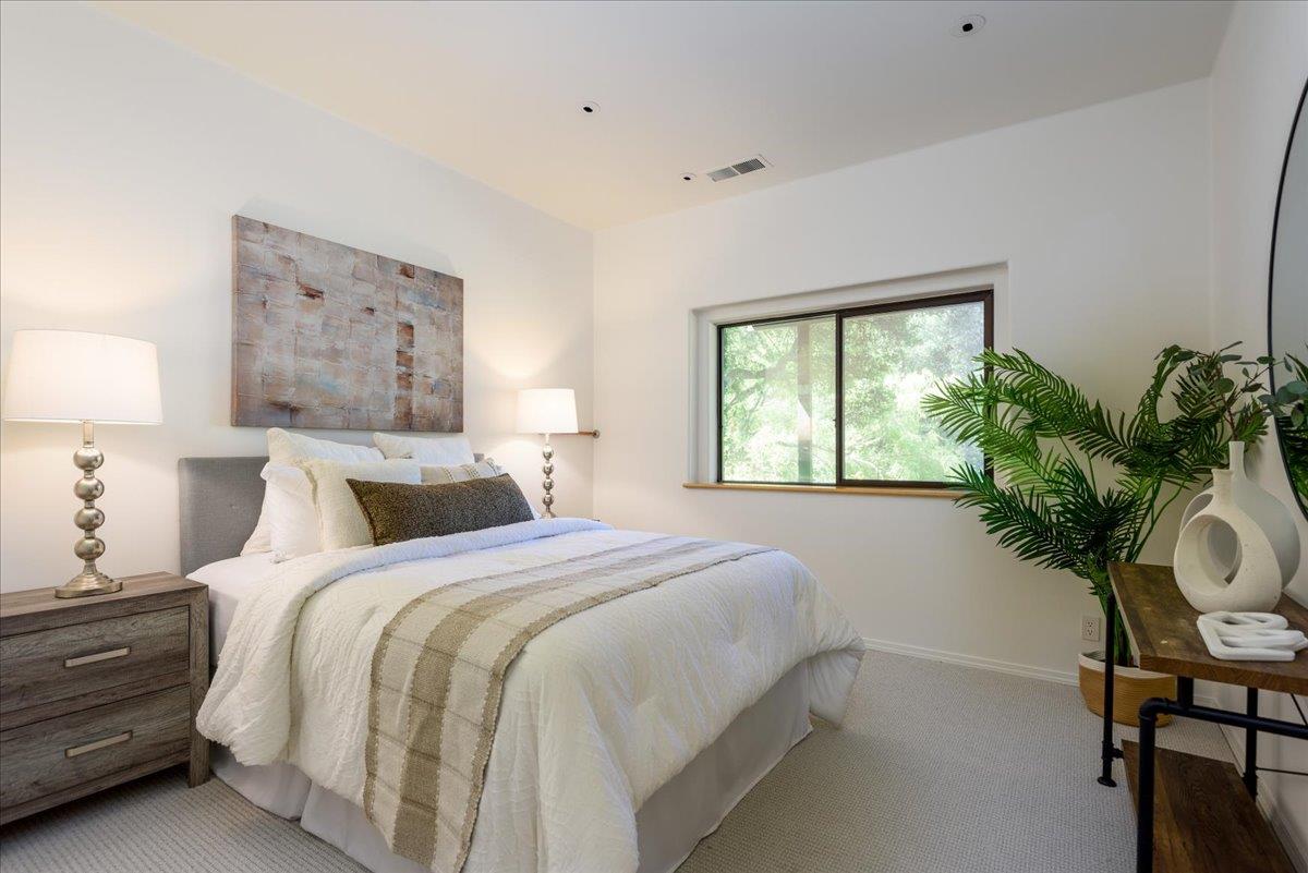 Detail Gallery Image 23 of 58 For 90 Hayfields Rd, Portola Valley,  CA 94028 - 6 Beds | 3/1 Baths