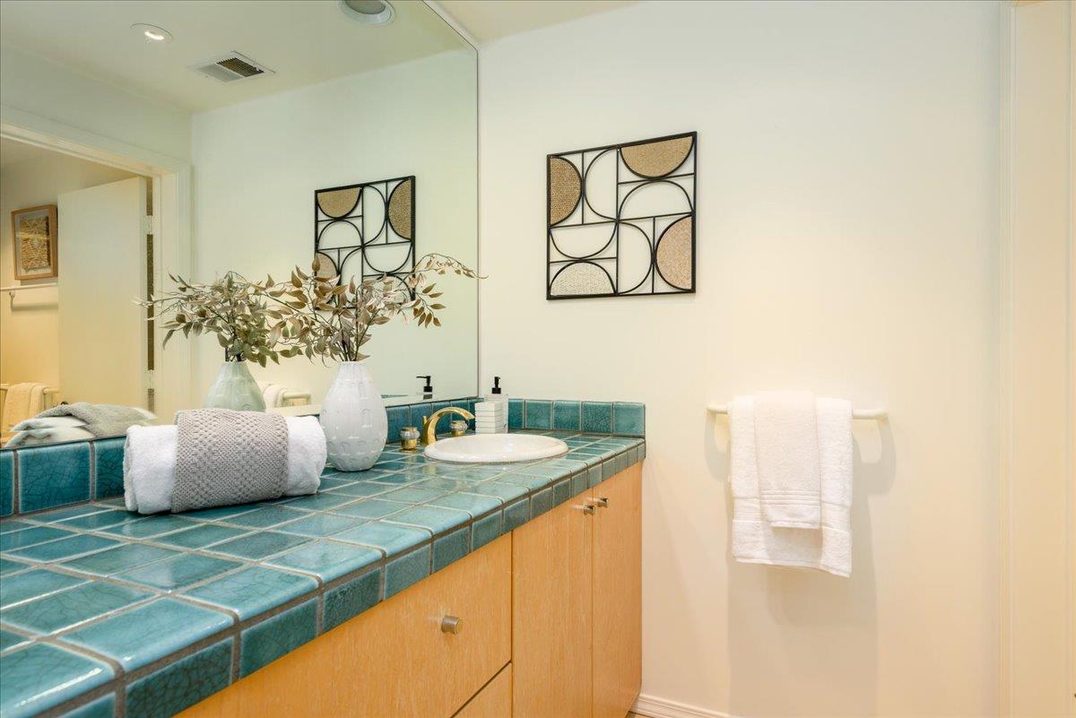 Detail Gallery Image 28 of 58 For 90 Hayfields Rd, Portola Valley,  CA 94028 - 6 Beds | 3/1 Baths