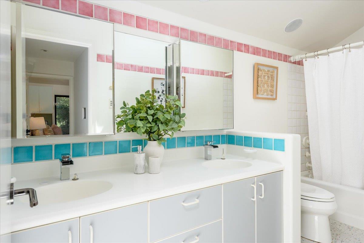 Detail Gallery Image 32 of 58 For 90 Hayfields Rd, Portola Valley,  CA 94028 - 6 Beds | 3/1 Baths