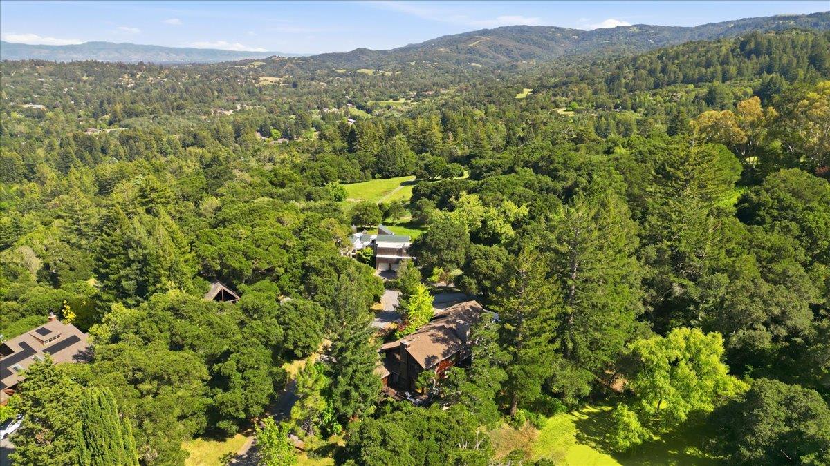 Detail Gallery Image 48 of 58 For 90 Hayfields Rd, Portola Valley,  CA 94028 - 6 Beds | 3/1 Baths