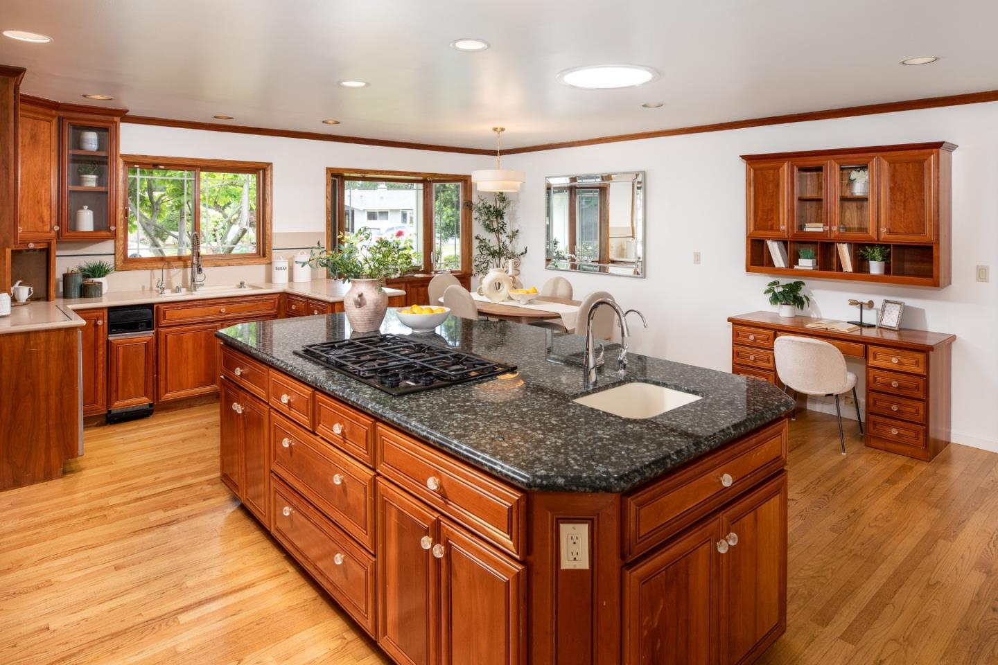 Detail Gallery Image 8 of 33 For 20391 Wolcot Way, Saratoga,  CA 95070 - 4 Beds | 3 Baths