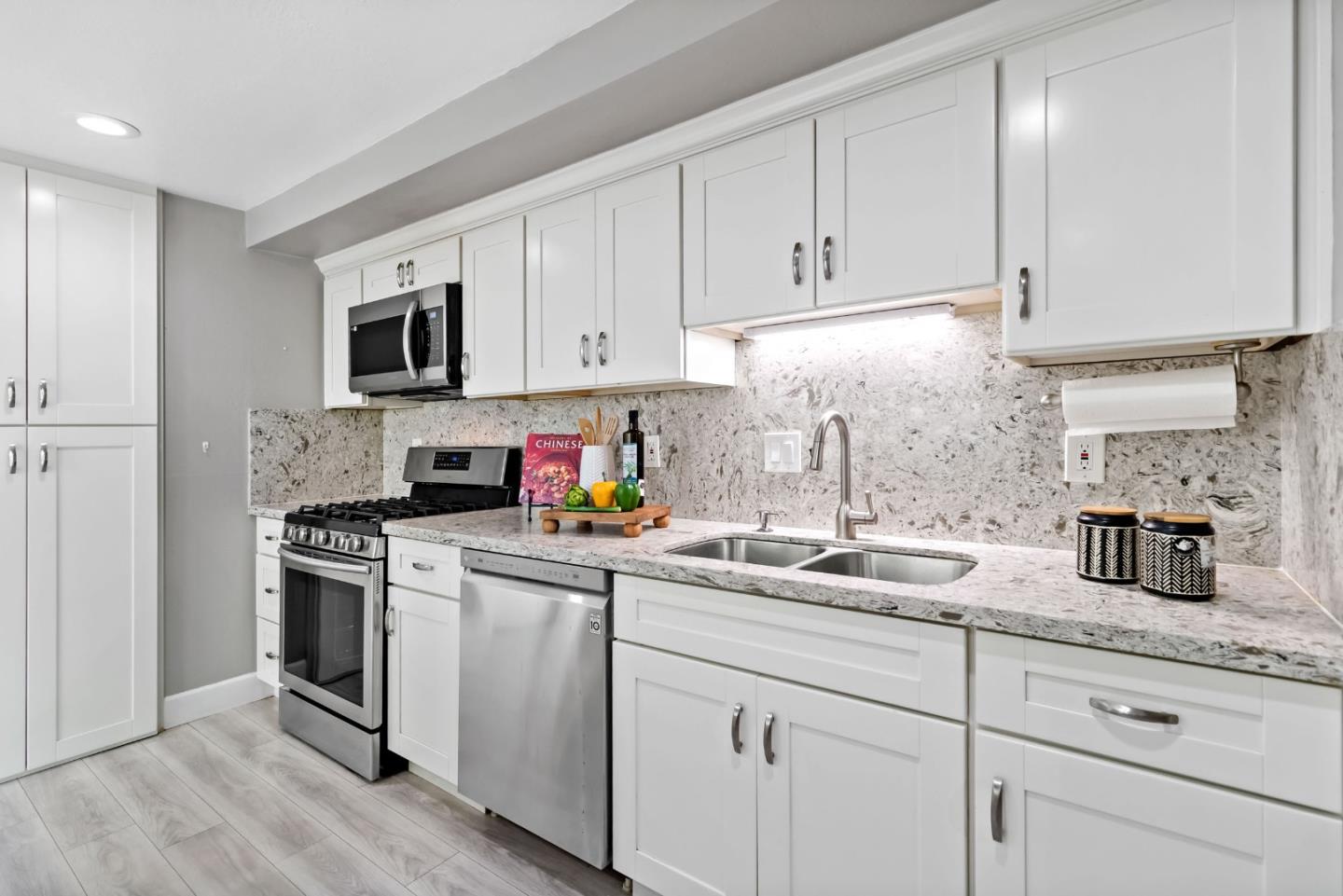 Detail Gallery Image 21 of 51 For 1760 Shady Creek Ct, San Jose,  CA 95148 - 3 Beds | 2/1 Baths