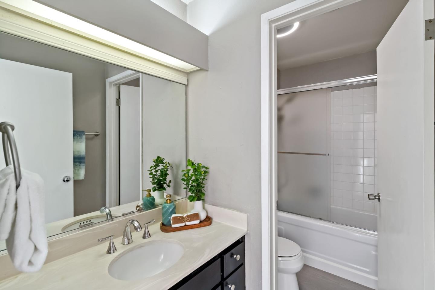 Detail Gallery Image 37 of 51 For 1760 Shady Creek Ct, San Jose,  CA 95148 - 3 Beds | 2/1 Baths