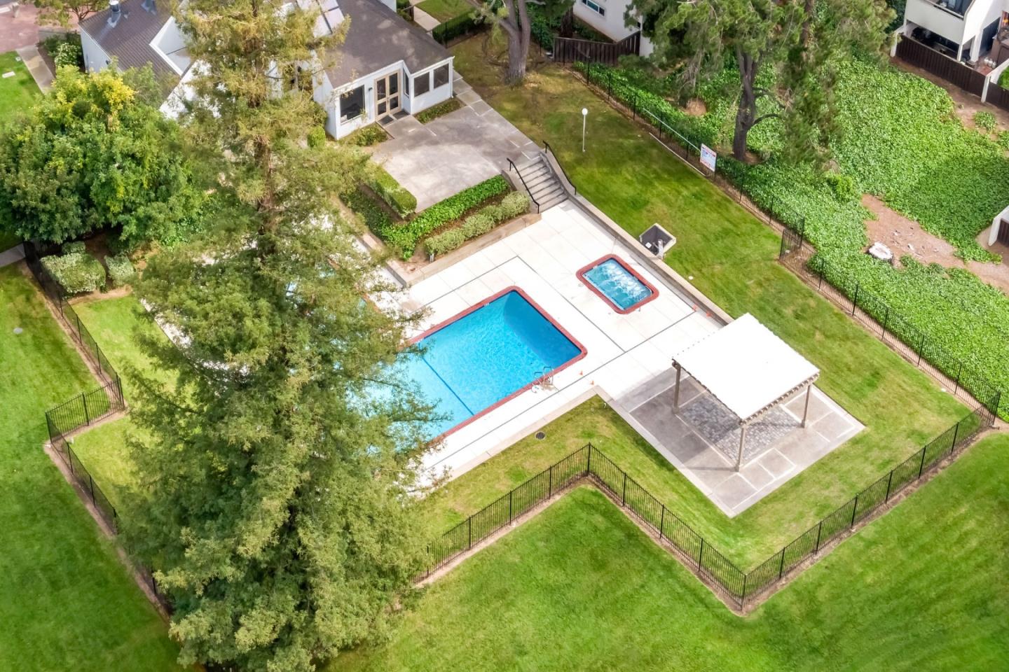 Detail Gallery Image 8 of 51 For 1760 Shady Creek Ct, San Jose,  CA 95148 - 3 Beds | 2/1 Baths