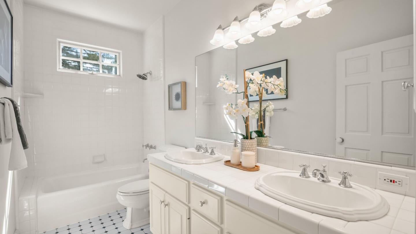 Detail Gallery Image 43 of 57 For 16255 Short Rd, Los Gatos,  CA 95032 - 4 Beds | 4 Baths