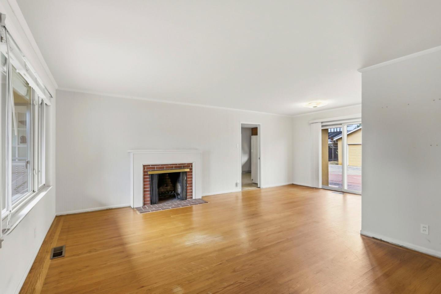 Detail Gallery Image 11 of 50 For 14701 Charmeran Ave, San Jose,  CA 95124 - 4 Beds | 2 Baths