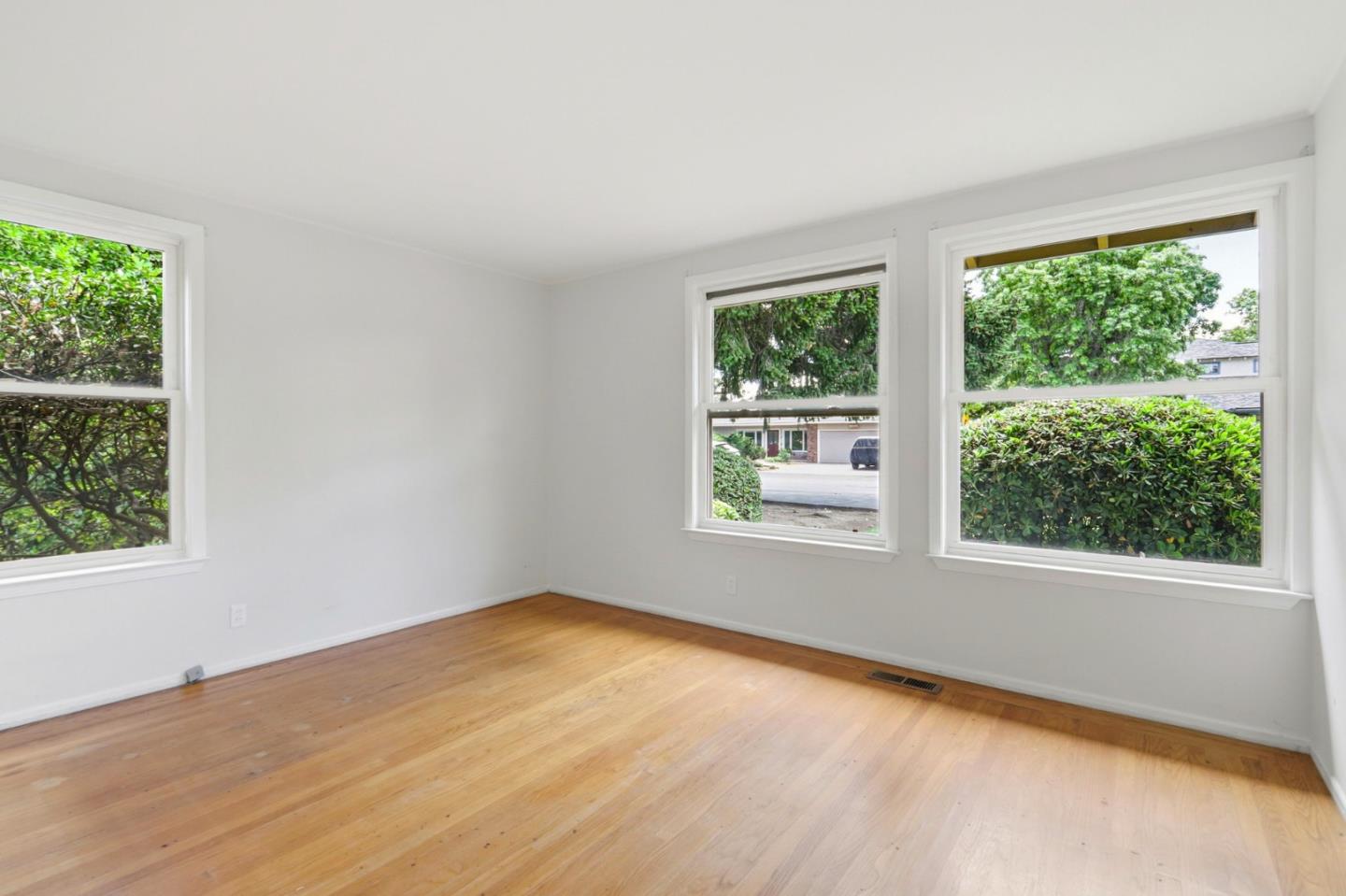 Detail Gallery Image 23 of 50 For 14701 Charmeran Ave, San Jose,  CA 95124 - 4 Beds | 2 Baths