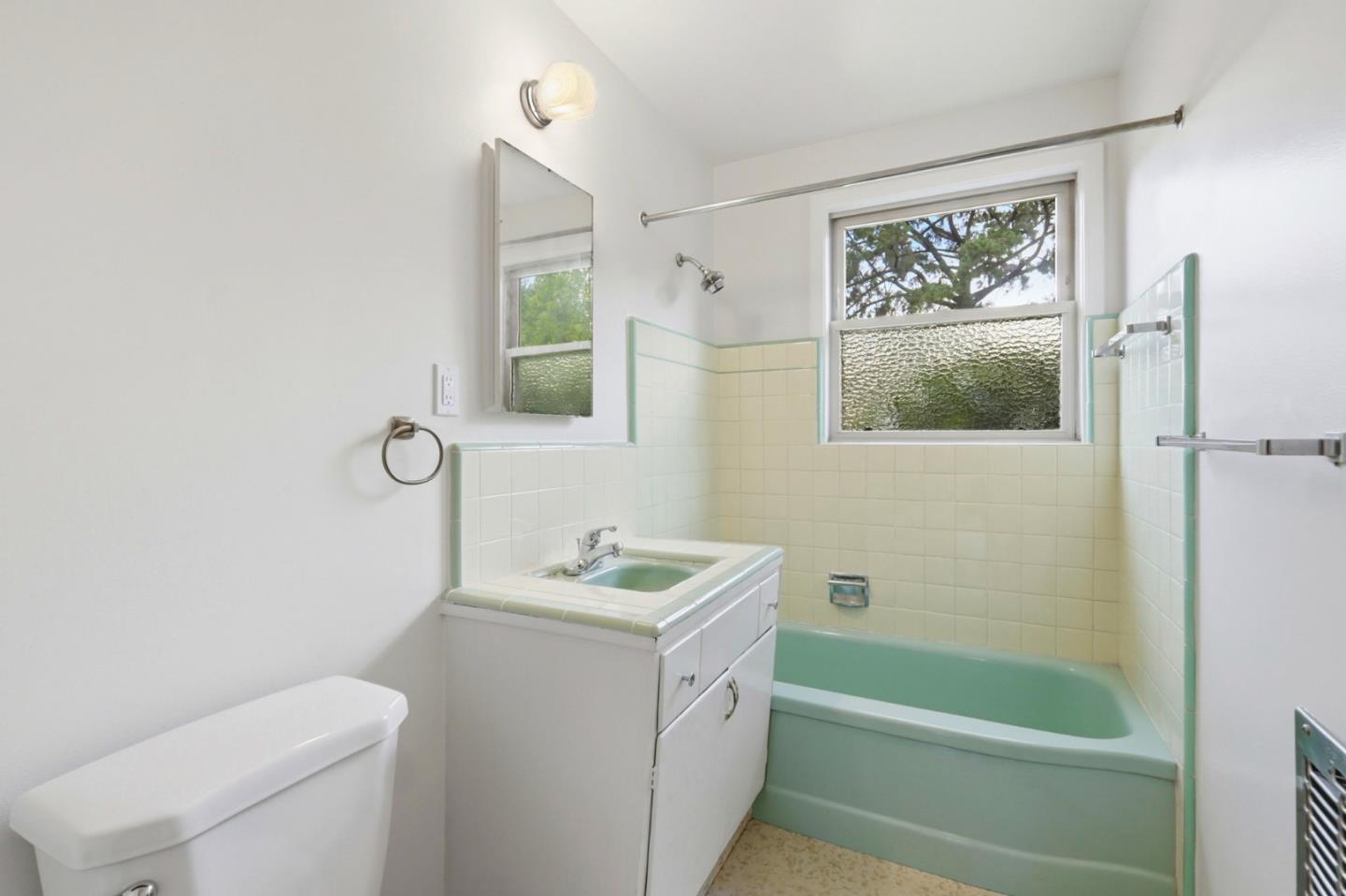 Detail Gallery Image 27 of 50 For 14701 Charmeran Ave, San Jose,  CA 95124 - 4 Beds | 2 Baths