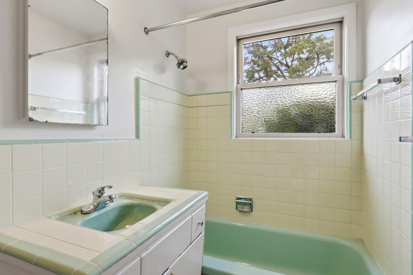 Detail Gallery Image 28 of 50 For 14701 Charmeran Ave, San Jose,  CA 95124 - 4 Beds | 2 Baths