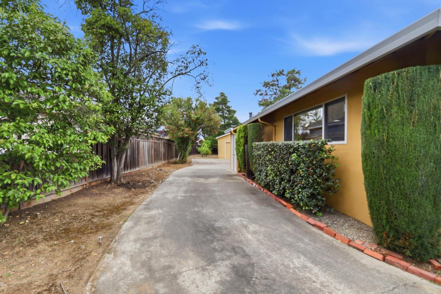 Detail Gallery Image 37 of 50 For 14701 Charmeran Ave, San Jose,  CA 95124 - 4 Beds | 2 Baths