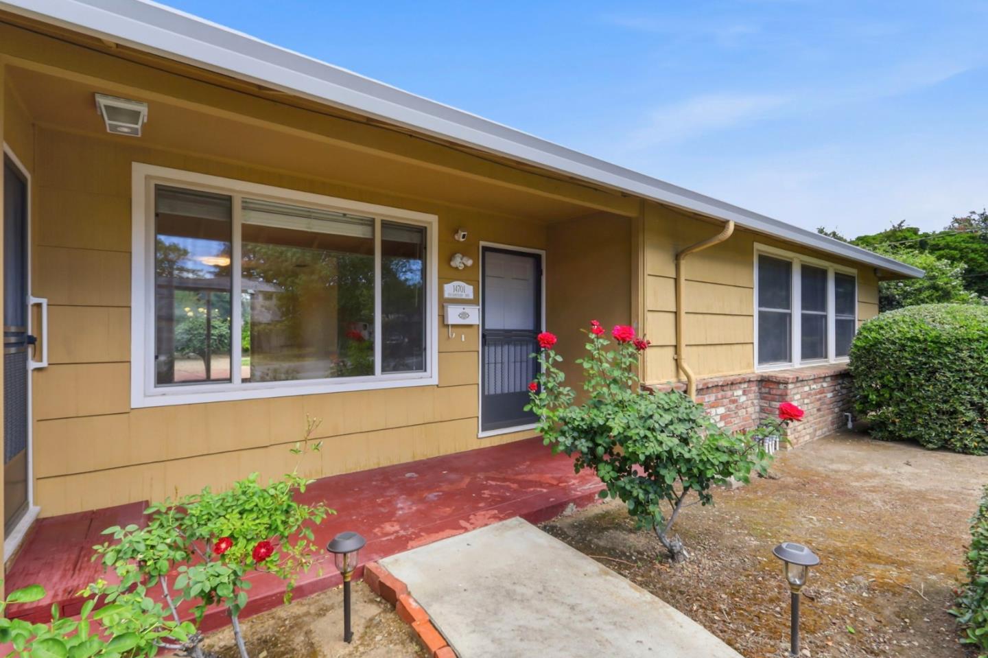 Detail Gallery Image 5 of 50 For 14701 Charmeran Ave, San Jose,  CA 95124 - 4 Beds | 2 Baths