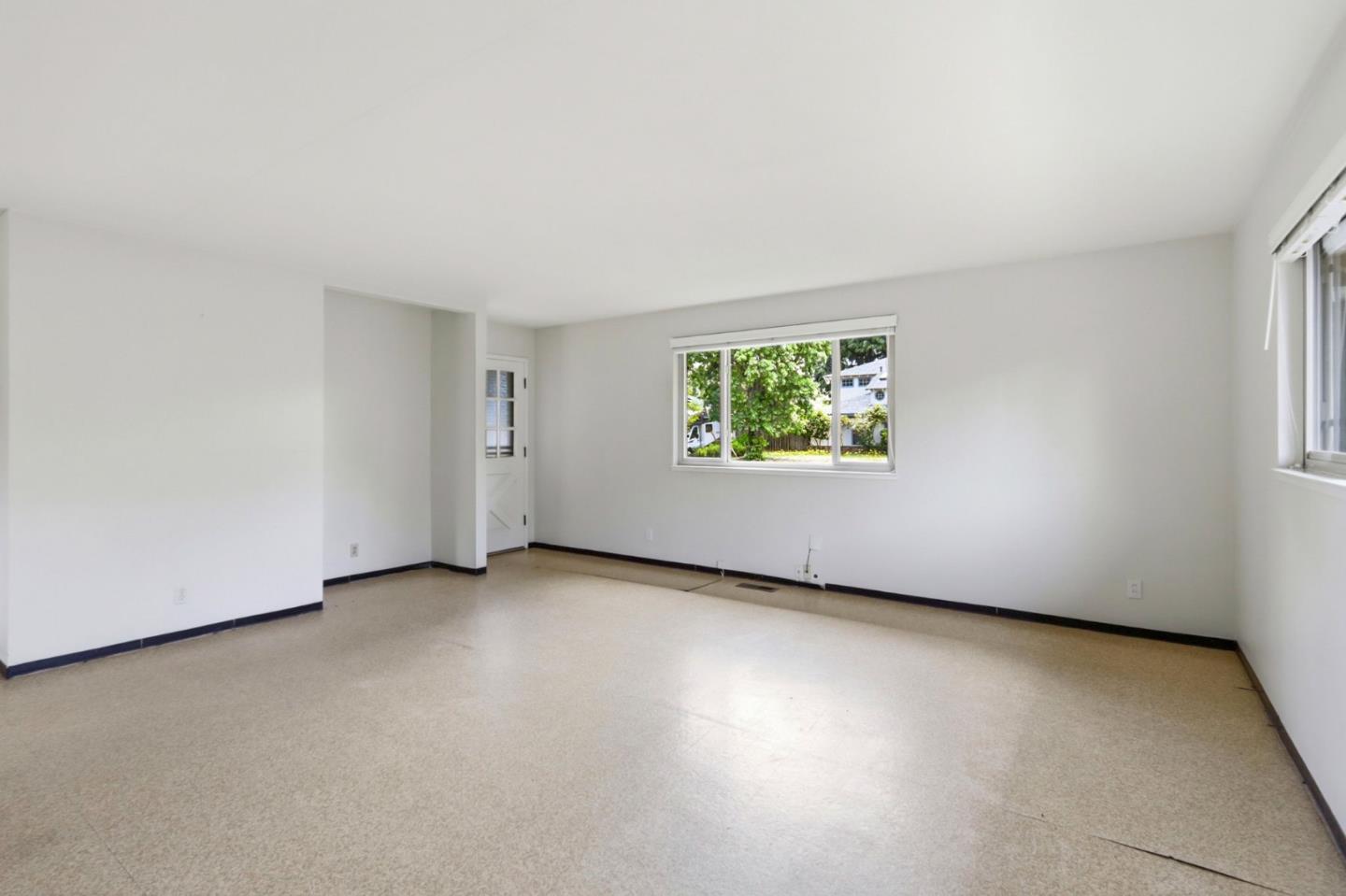 Detail Gallery Image 9 of 50 For 14701 Charmeran Ave, San Jose,  CA 95124 - 4 Beds | 2 Baths