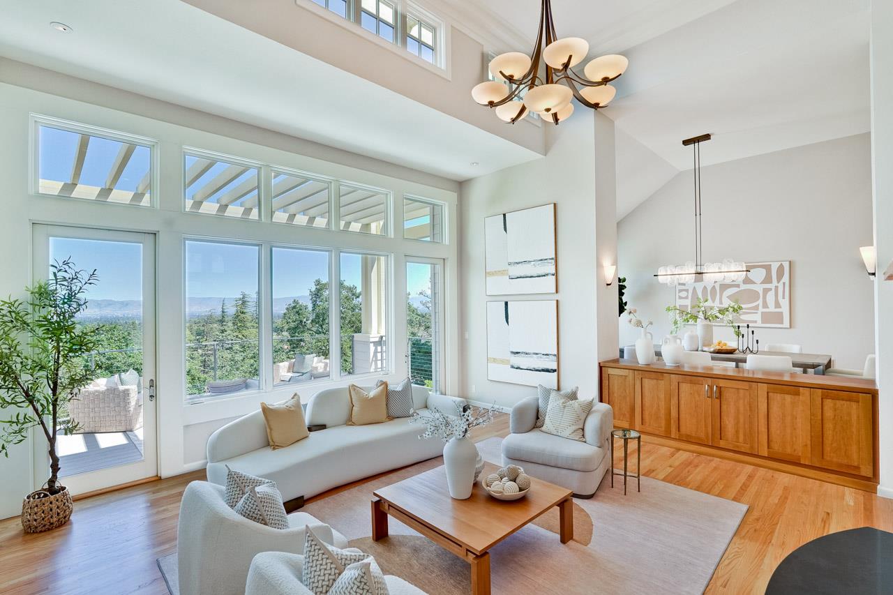 Detail Gallery Image 13 of 102 For 10376 Avenida Ln, Cupertino,  CA 95014 - 5 Beds | 3/2 Baths