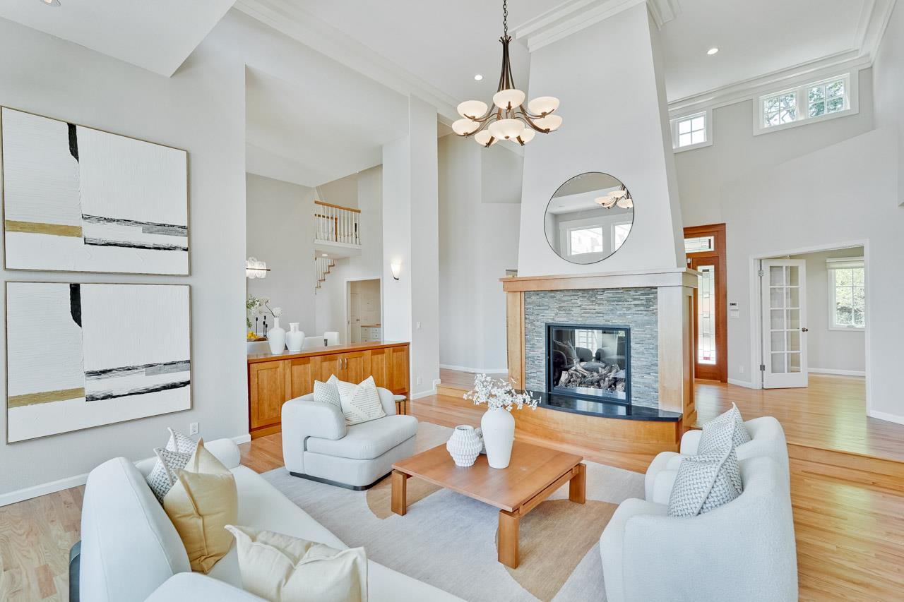 Detail Gallery Image 14 of 102 For 10376 Avenida Ln, Cupertino,  CA 95014 - 5 Beds | 3/2 Baths