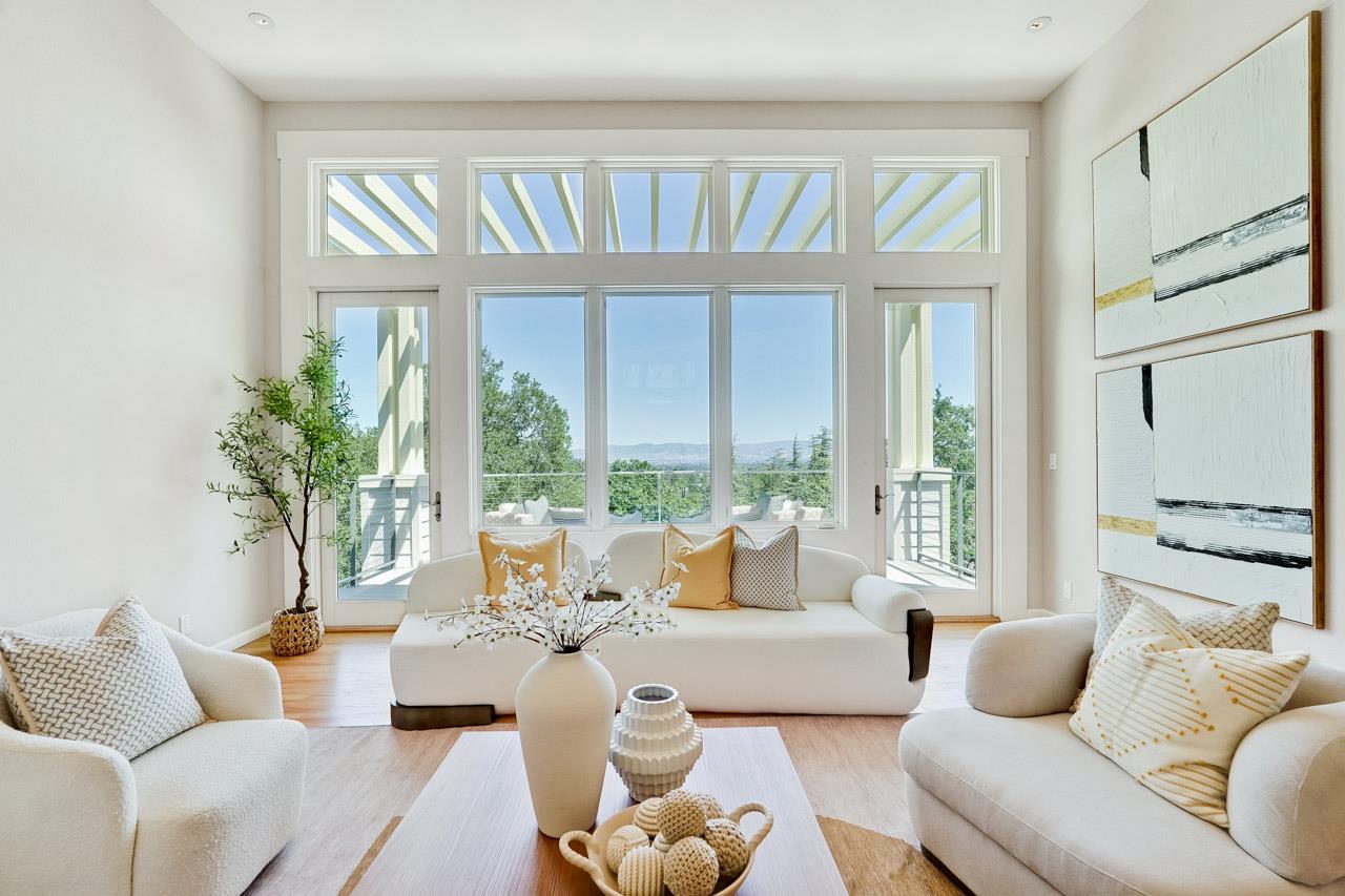 Detail Gallery Image 15 of 102 For 10376 Avenida Ln, Cupertino,  CA 95014 - 5 Beds | 3/2 Baths