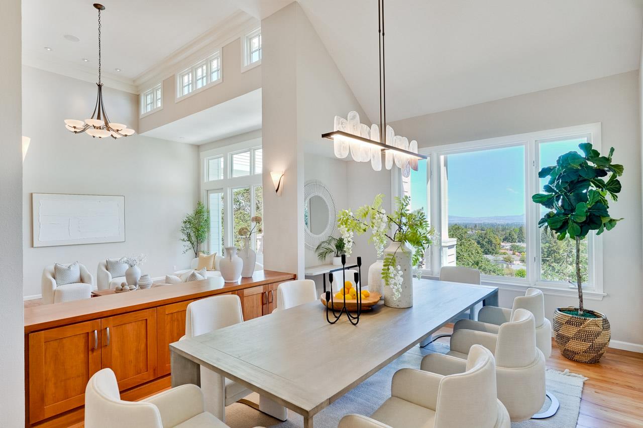 Detail Gallery Image 19 of 102 For 10376 Avenida Ln, Cupertino,  CA 95014 - 5 Beds | 3/2 Baths