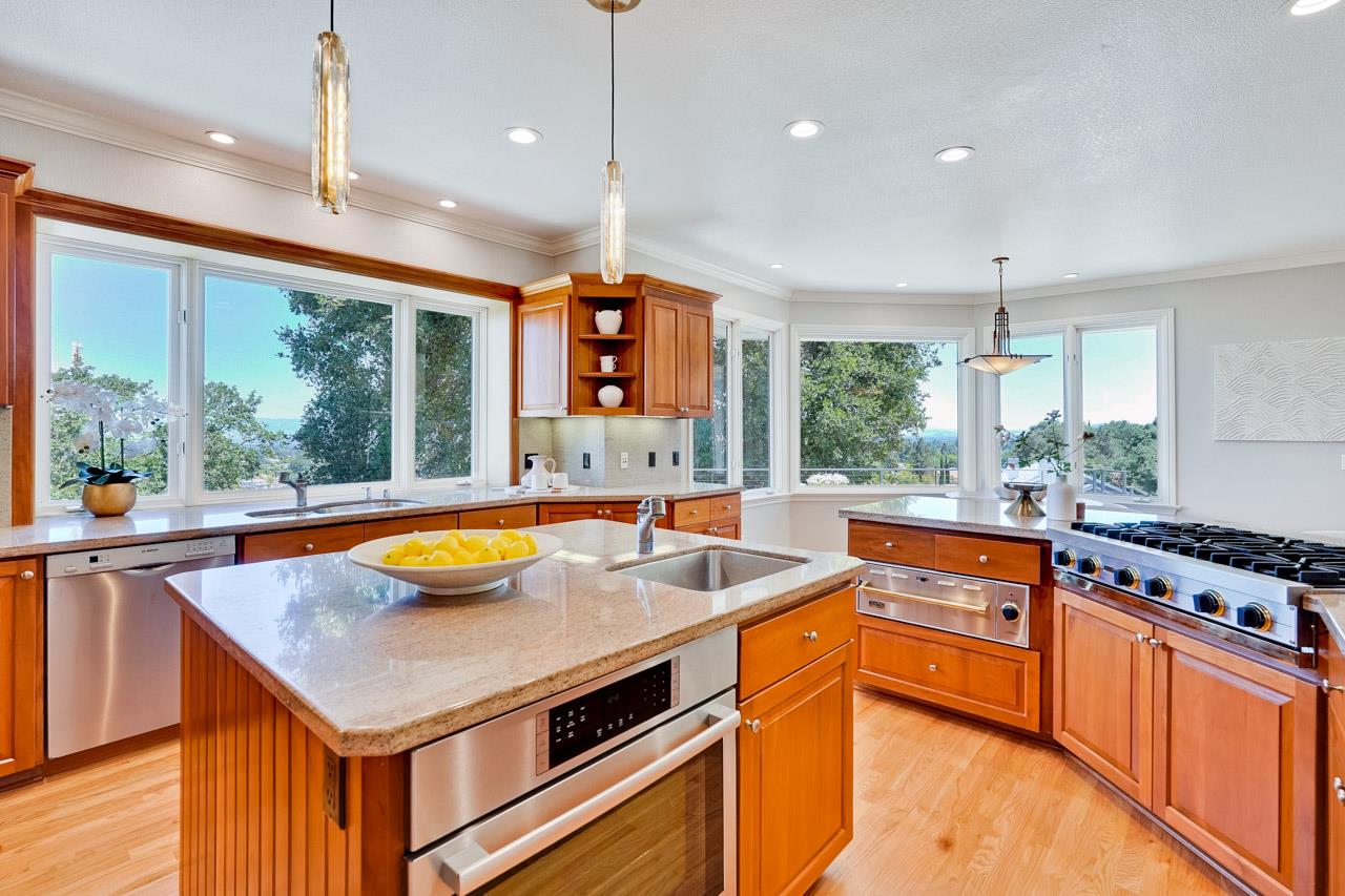 Detail Gallery Image 26 of 102 For 10376 Avenida Ln, Cupertino,  CA 95014 - 5 Beds | 3/2 Baths