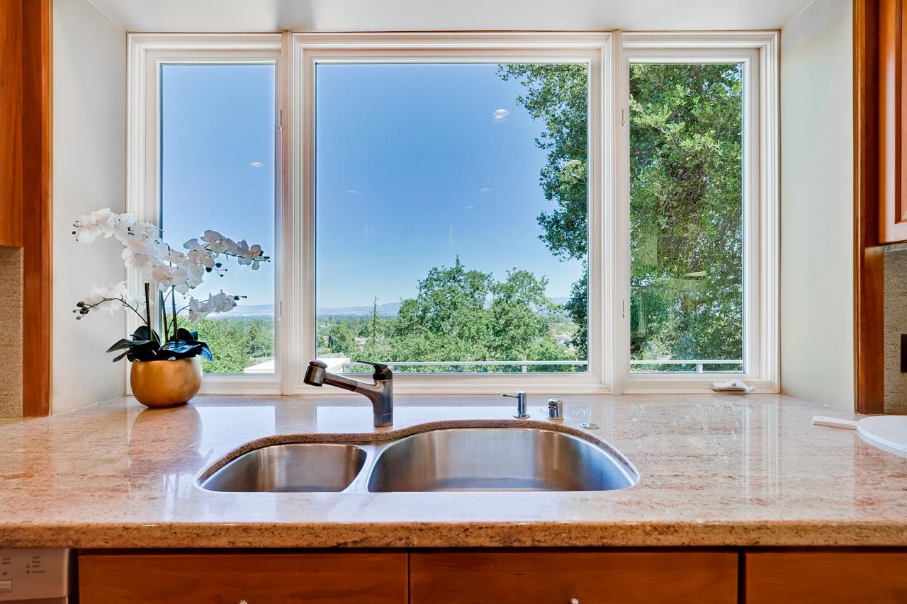 Detail Gallery Image 32 of 102 For 10376 Avenida Ln, Cupertino,  CA 95014 - 5 Beds | 3/2 Baths