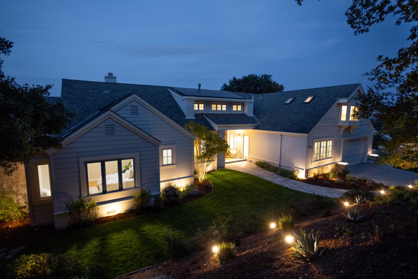 Detail Gallery Image 4 of 102 For 10376 Avenida Ln, Cupertino,  CA 95014 - 5 Beds | 3/2 Baths