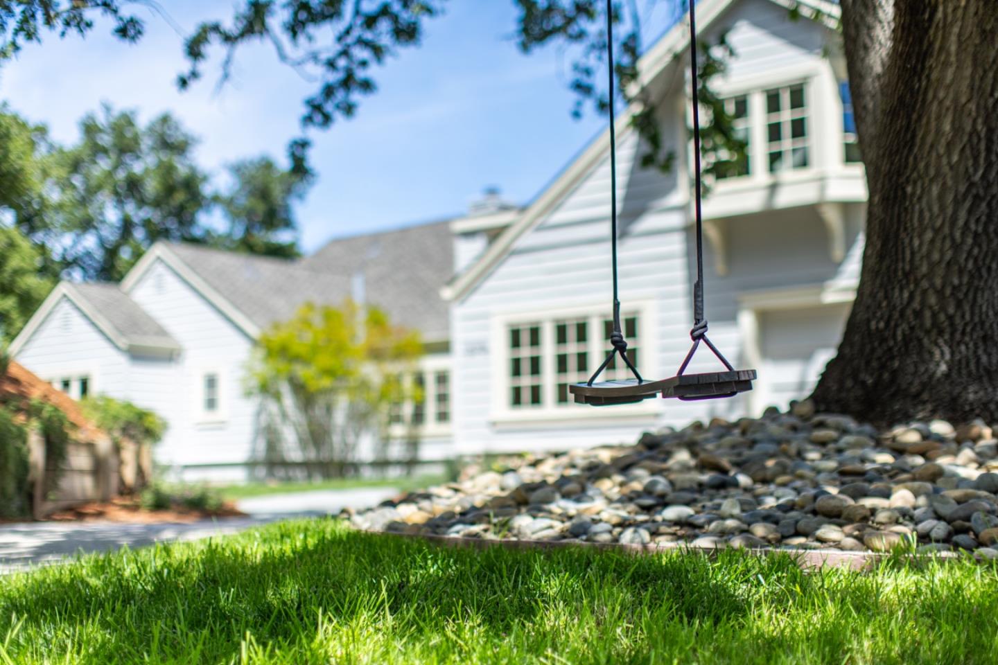 Detail Gallery Image 6 of 102 For 10376 Avenida Ln, Cupertino,  CA 95014 - 5 Beds | 3/2 Baths