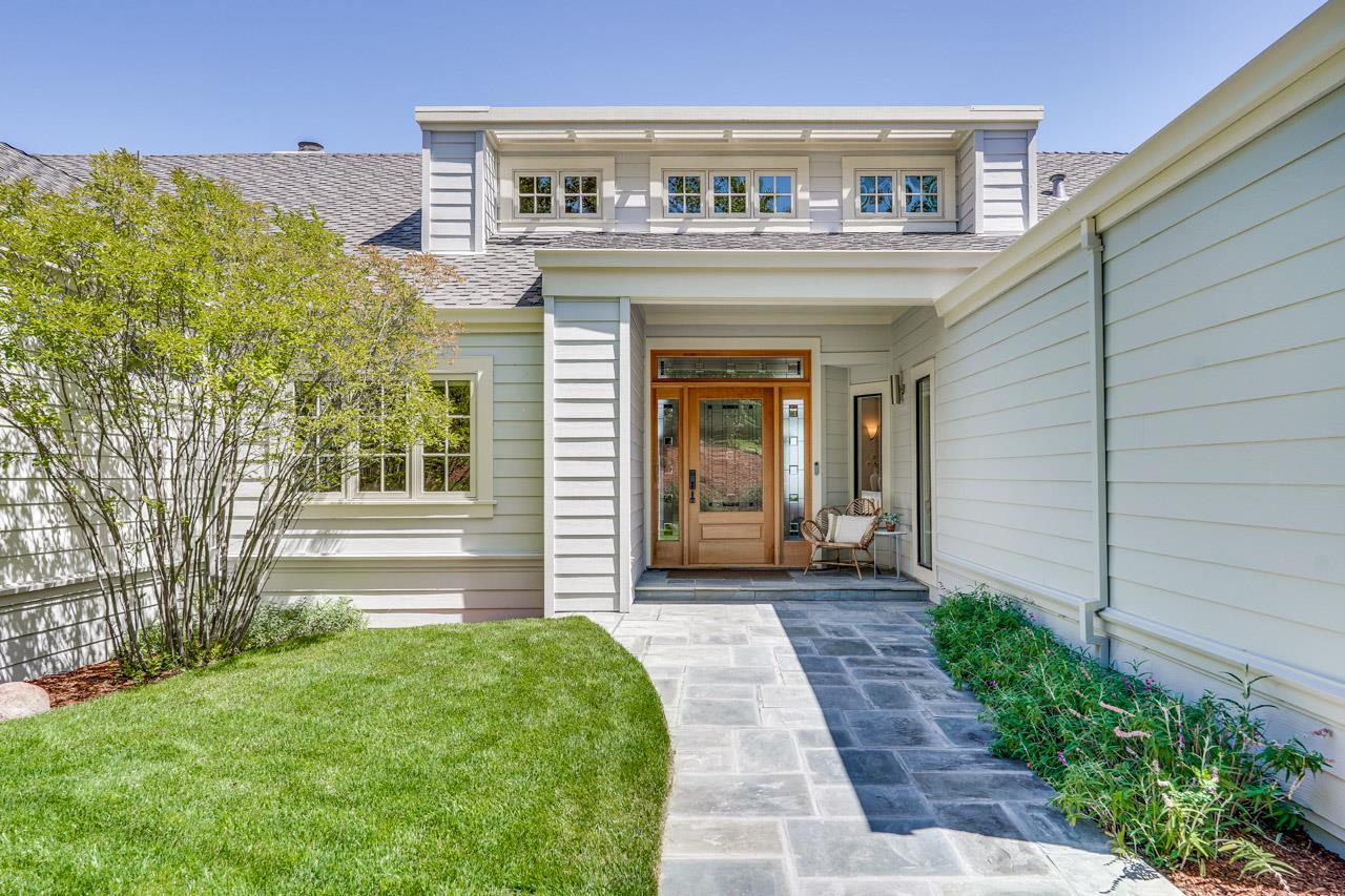 Detail Gallery Image 8 of 102 For 10376 Avenida Ln, Cupertino,  CA 95014 - 5 Beds | 3/2 Baths