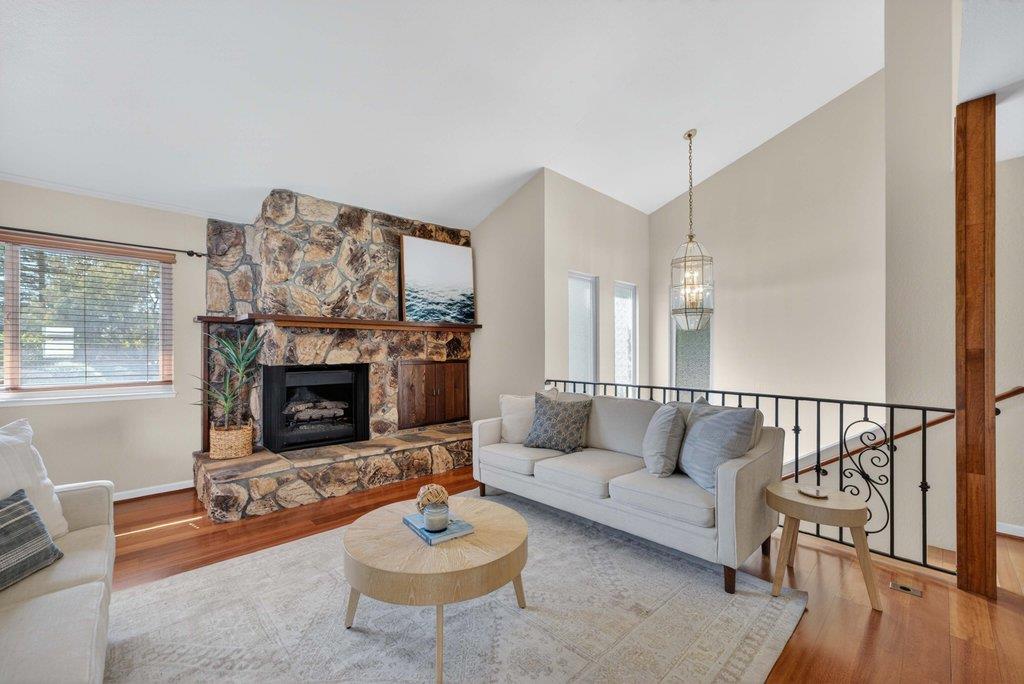 Detail Gallery Image 10 of 44 For 111 Westmoor Dr, Santa Cruz,  CA 95060 - 3 Beds | 2 Baths